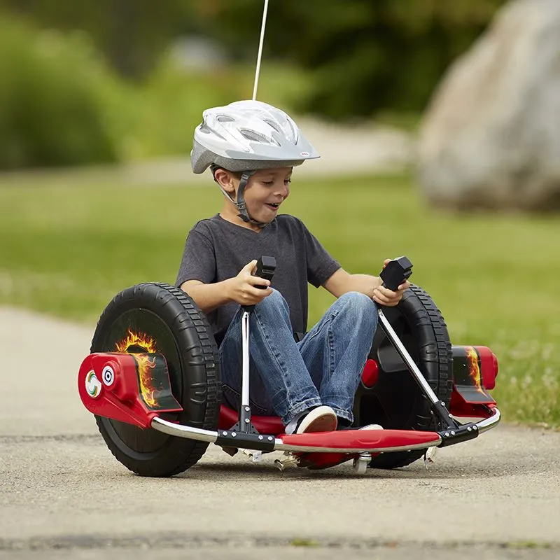 इलेक्ट्रिक रेसिंग कार बच्चे बहते हुए